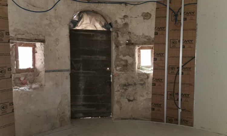 Passage de câbles pour branchement appareillage dans la rénovation d'une maison secteur Bourgoin Jallieu
